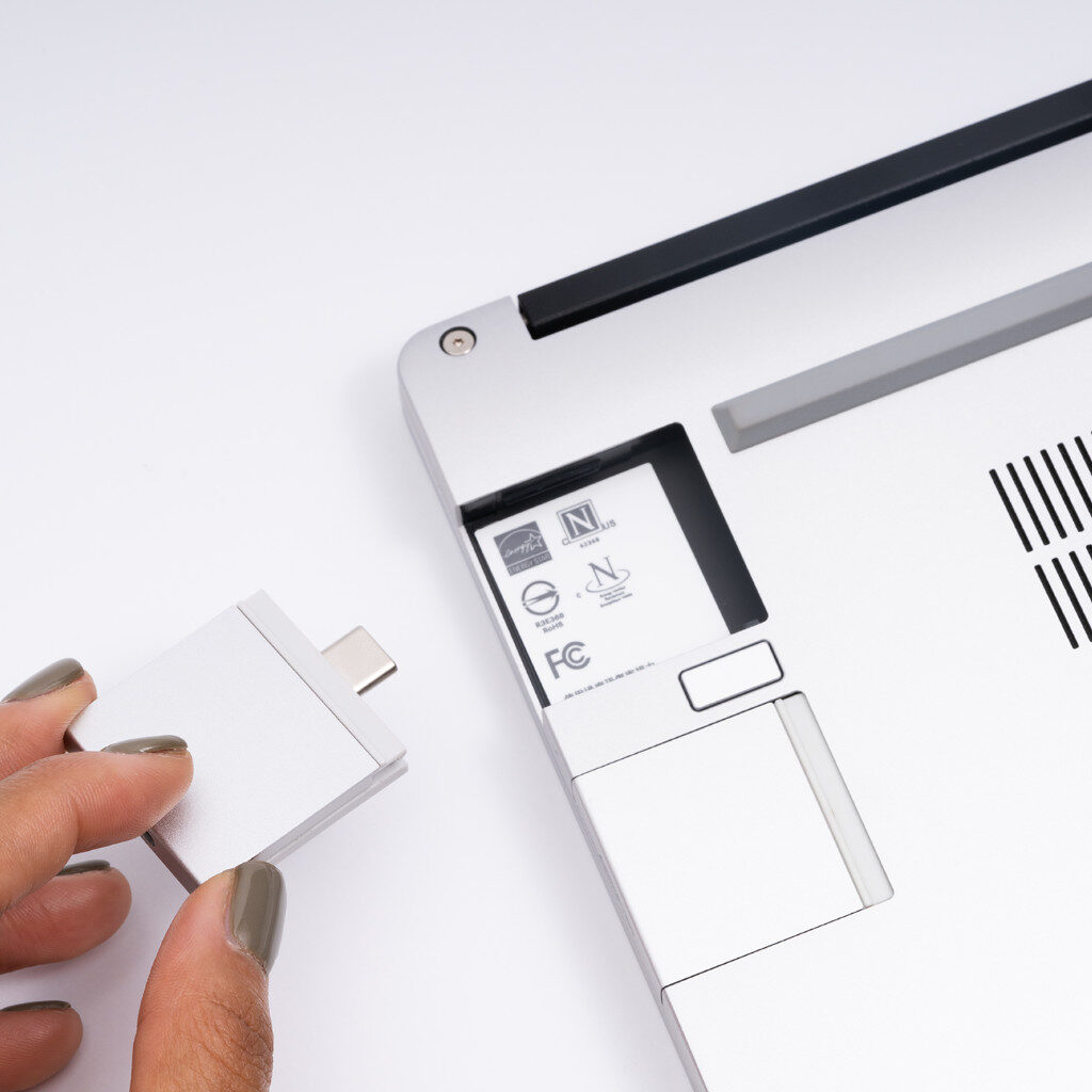 You can use these bays further expand the storage of the laptop or change the ports available on the side of the device. 